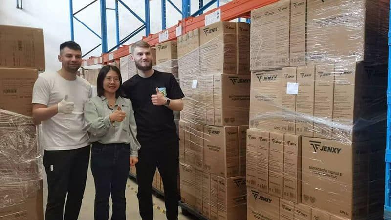 UNION Global Warehouse | International Business Cooperation Team | UNION全球海外仓 跨境商务合作团队 UNION Technologies global warehouse team, international business cooperation in overseas warehouse with JENXY products.英翊科技海外仓团队,跨境商务合作合影,JENXY产品备货仓储场景