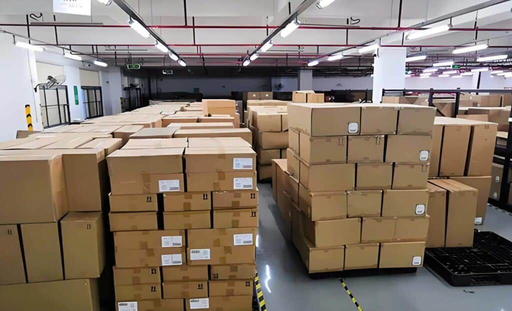 OEM & ODM SERVICE 14 Large finished goods warehouse with sufficient inventory to support stable bulk OEM & ODM order delivery